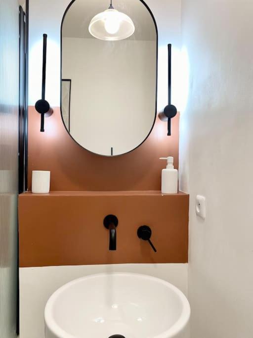 Charmant T2 Avec Balcon - Chaves Marseille Luaran gambar